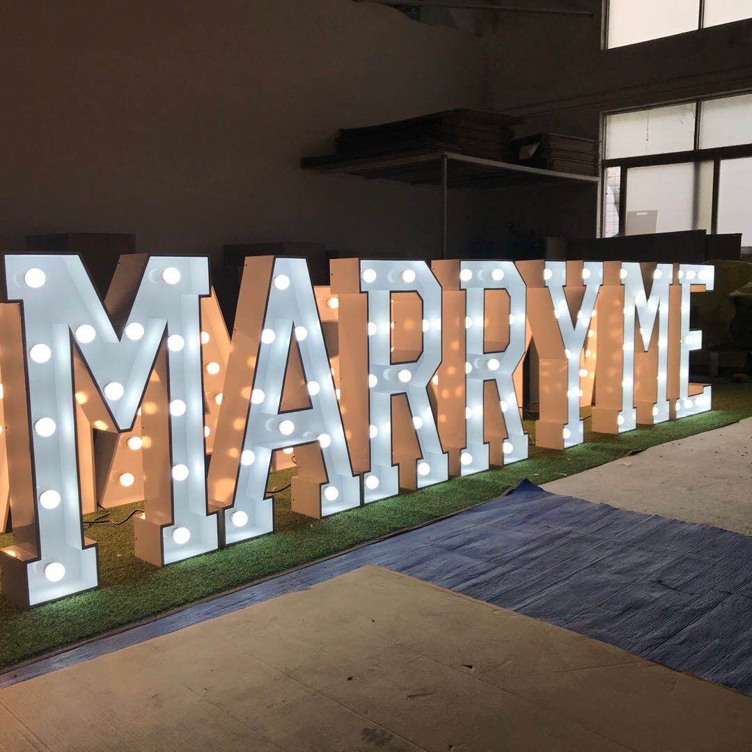 MARRY ME XXL Leuchtbuchstabe Y