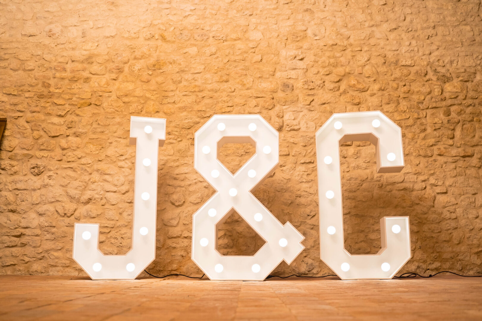 J & C XXL Leuchtbuchstabe C