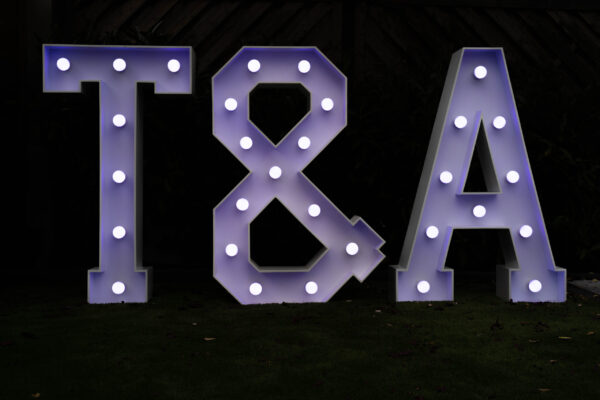 T & A XXL Leuchtbuchstabe T