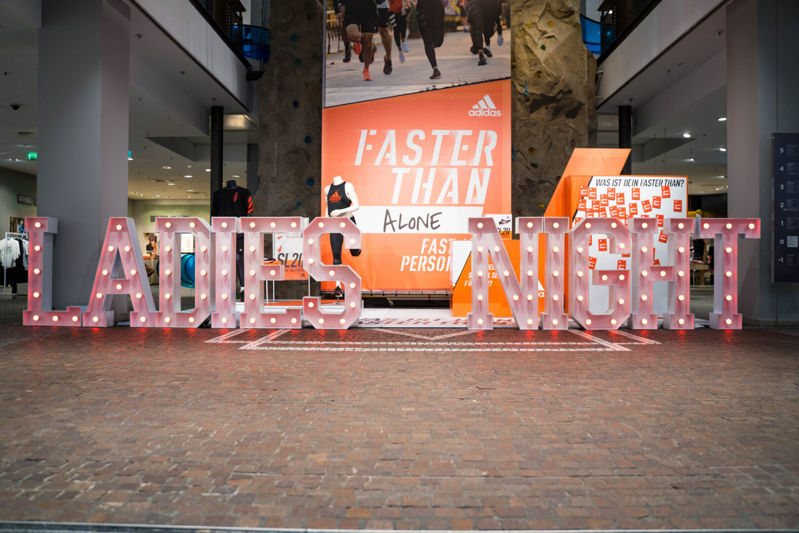 LADIES NIGHT XXL Leuchtbuchstabe H