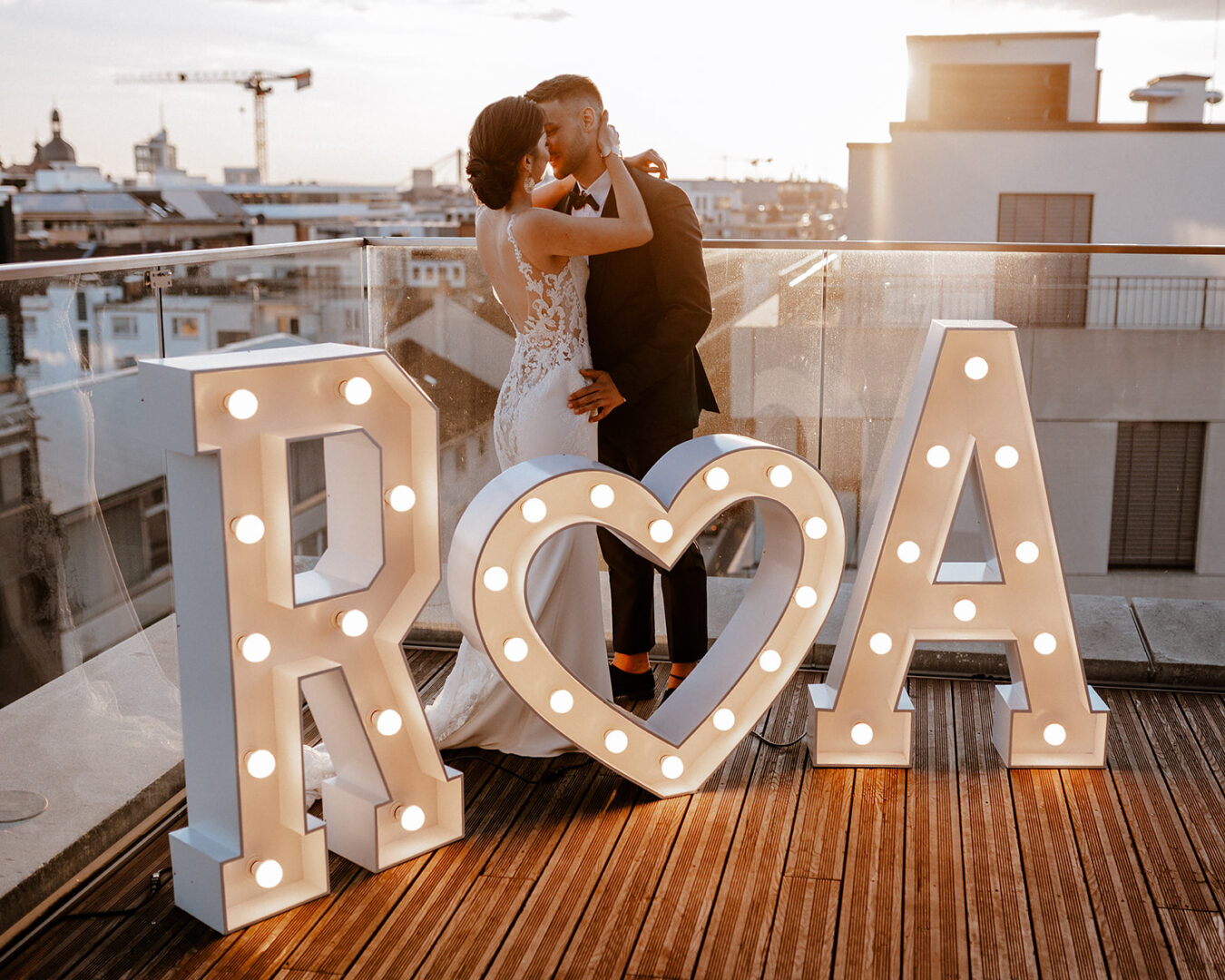 R ♡ A XXL Leuchtbuchstabe R